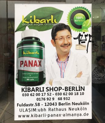 Lékárny a obchody s doplňky stravy ve čtvrti Neuköln nabízí své výrobky v turečtině